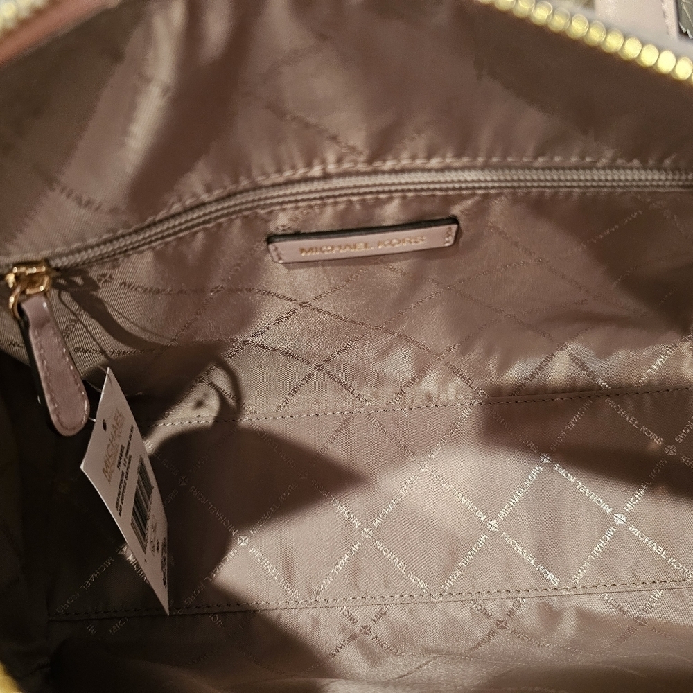 NWT. MICHAEL KORS Travel Medium Duffle Satchel Shoulder Bag. - Picture 7 of 7